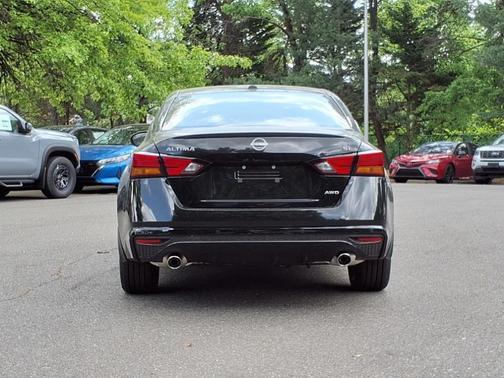 2025 Nissan Altima SL