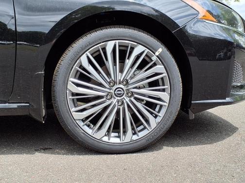 2025 Nissan Altima SL