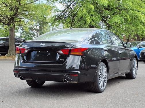 2025 Nissan Altima SL