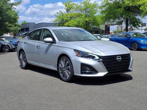 2025 Nissan Altima SL