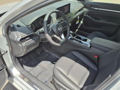 2025 Nissan Altima SL