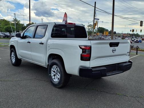2025 Nissan Frontier S