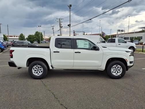 2025 Nissan Frontier S