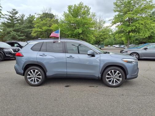 2022 Toyota Corolla Cross XLE