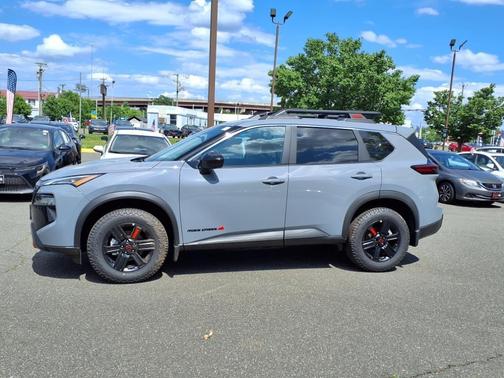 2025 Nissan Rogue Rock Creek