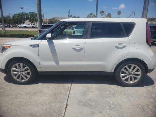 2017 Kia Soul +