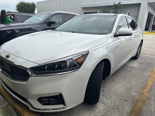 2019 Kia Cadenza Technology