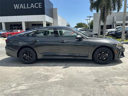 2025 Kia K5 LXS