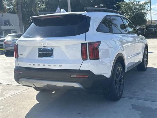 2022 Kia Sorento SX