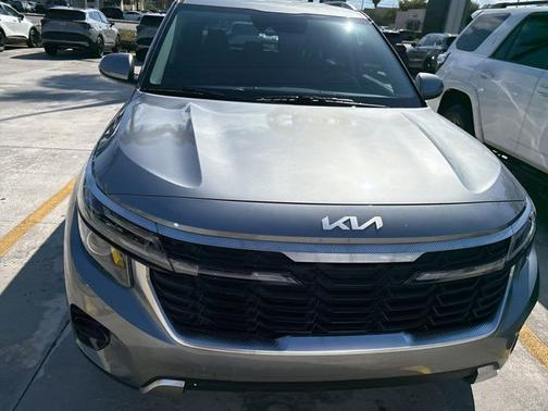 Steel Gray 2024 Kia Seltos S