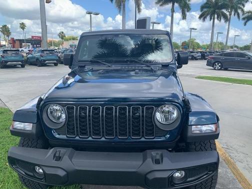 2025 Jeep Gladiator Nighthawk