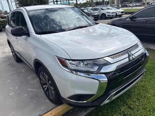 2020 Mitsubishi Outlander ES