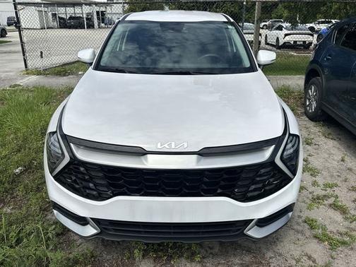 Glacial White Pearl 2024 Kia Sportage EX