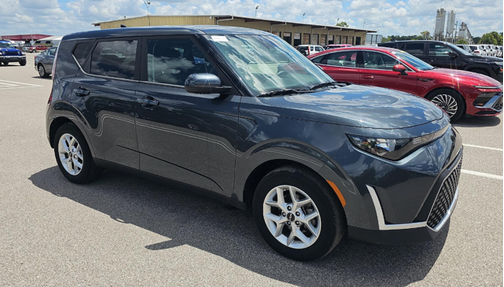 Gray 2025 Kia Soul LX