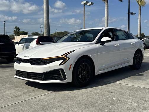 2025 Kia K5 LXS
