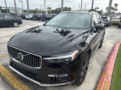 2023 Volvo XC60 B5 Ultimate Bright Theme