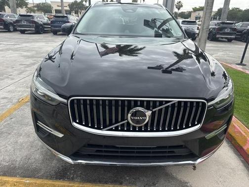 2023 Volvo XC60 B5 Ultimate Bright Theme
