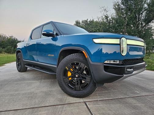 2022 Rivian R1T Adventure Package