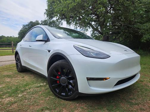 White 2022 Tesla Model Y Performance