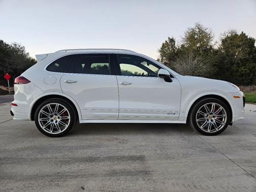 2018 Porsche Cayenne Cayenne GTS