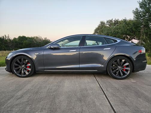 2015 Tesla Model S P85D