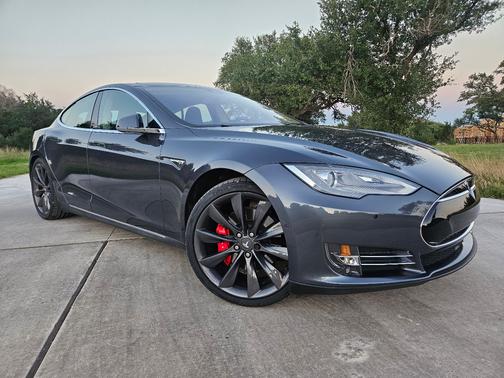 2015 Tesla Model S P85D