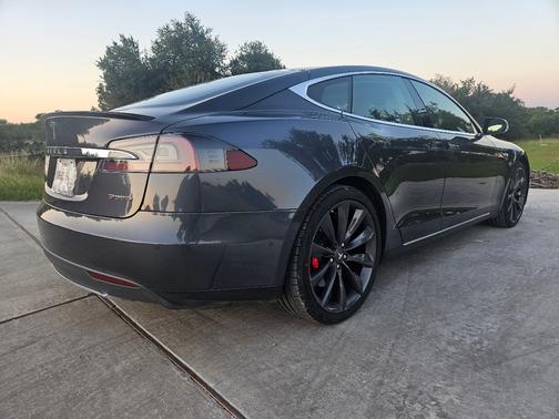 2015 Tesla Model S P85D