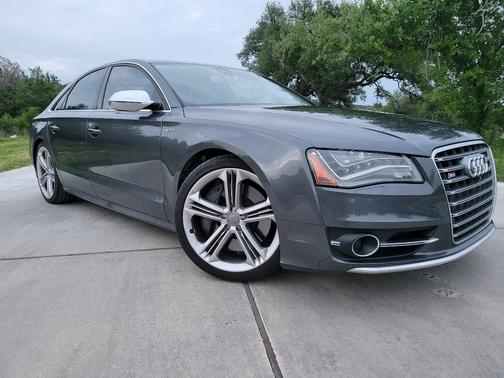 2013 Audi S8 4.0T