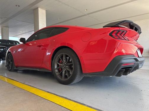 2024 Ford Mustang Dark Horse