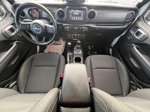 Bright White Clearcoat 2022 Jeep Gladiator Sport