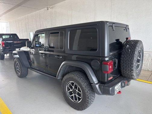 Black Clearcoat 2024 Jeep Wrangler Rubicon