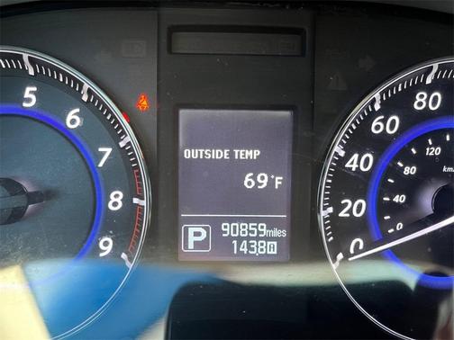 2016 INFINITI QX70 Base
