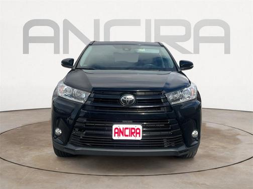 2017 Toyota Highlander SE