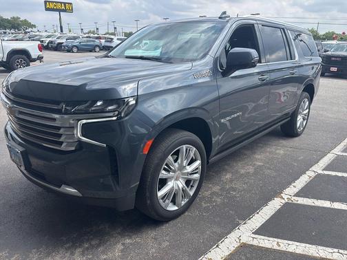 Shadow Gray Metallic 2021 Chevrolet Suburban High Country