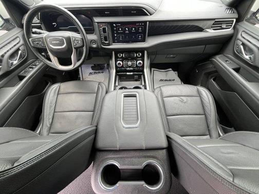 White Frost Tri-Coat 2023 GMC Yukon XL Denali