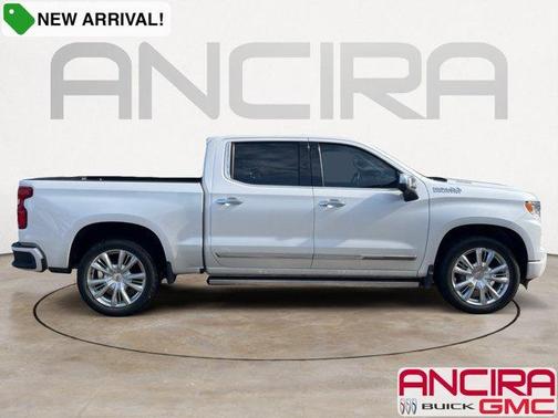 Iridescent Pearl Tricoat 2022 Chevrolet Silverado 1500 High Country