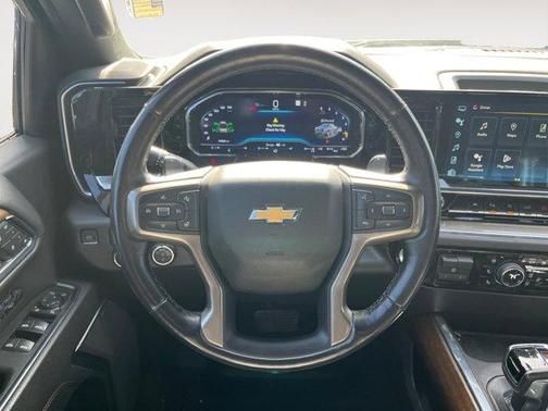 Iridescent Pearl Tricoat 2022 Chevrolet Silverado 1500 High Country