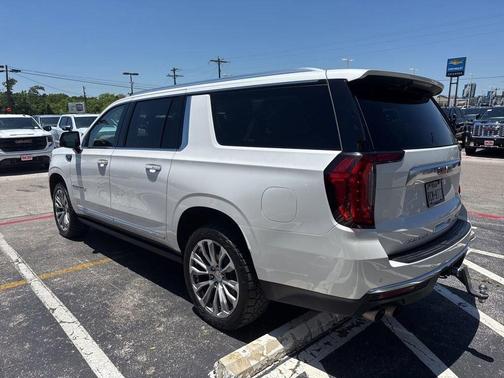 White Frost Tri-Coat 2022 GMC Yukon XL Denali