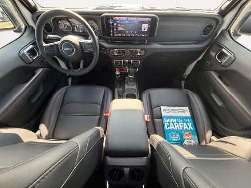 Bright White Clearcoat 2025 Jeep Wrangler Rubicon