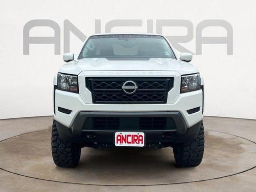 Glacier White 2024 Nissan Frontier SV