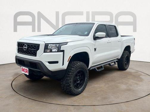 Glacier White 2024 Nissan Frontier SV