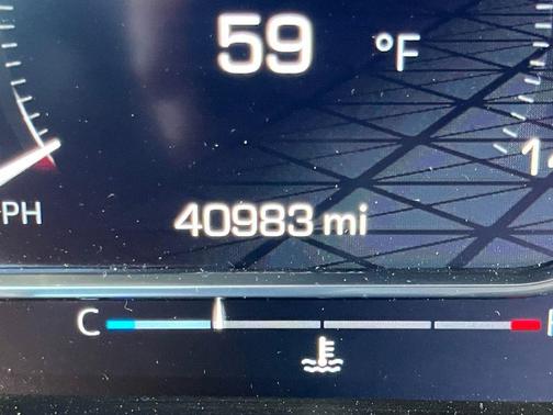 Summit White 2022 GMC Sierra 1500 SLT