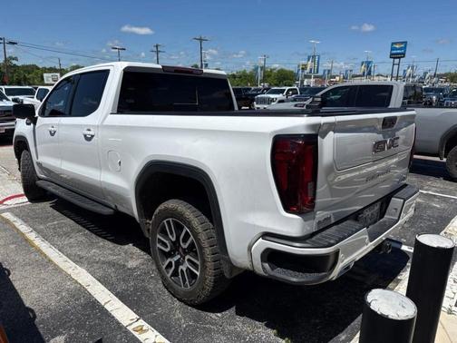 Summit White 2023 GMC Sierra 1500 AT4