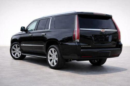 2018 Cadillac Escalade ESV Luxury