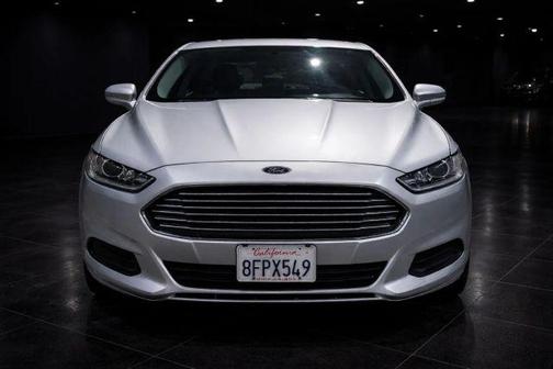 Silver 2013 Ford Fusion Hybrid SE