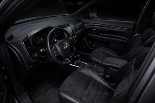 2020 Mitsubishi Outlander LE