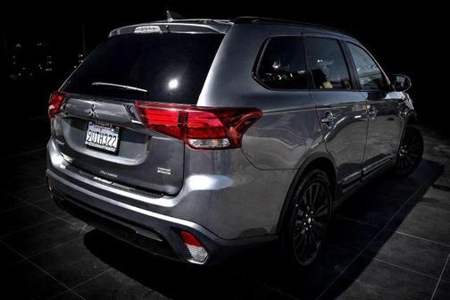 2020 Mitsubishi Outlander LE