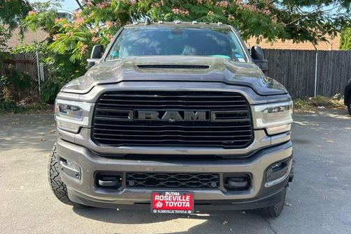 Granite Crystal Metallic Clearcoat 2023 RAM 3500 Laramie Crew Cab 4x4 8' Box