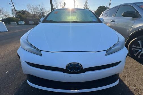 2022 Toyota Prius LE