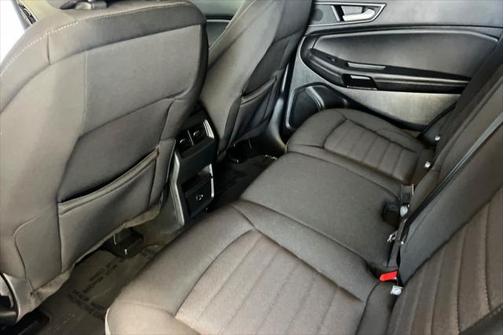 2021 Ford Edge SE